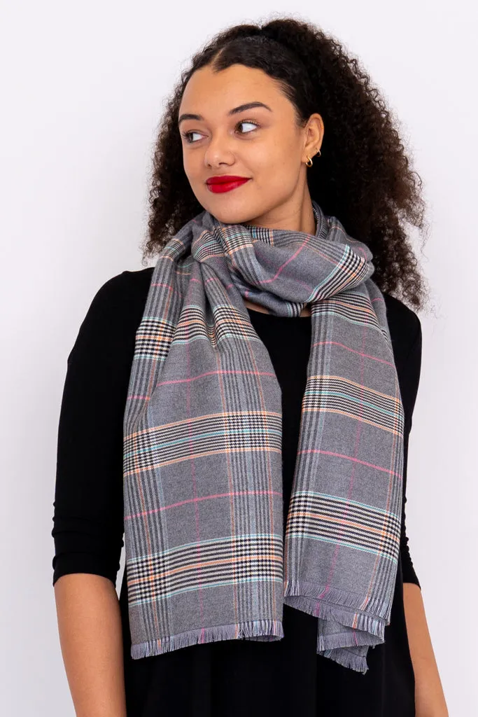 Cozy Scarf, Light Grey Tartan