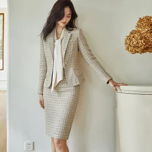 Feminine Lapel Blazer in Beige