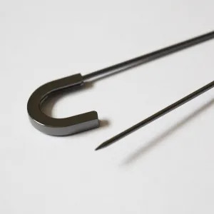 U Kilt Pin/Shiny Black - 7.5cm (3")