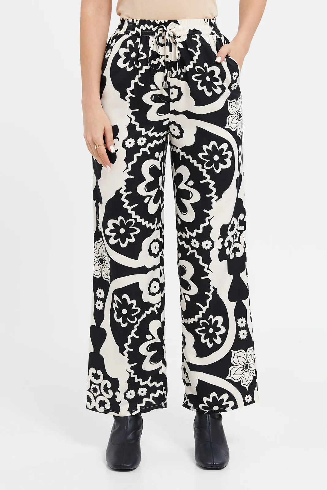 Women Black And White Printed Trousers